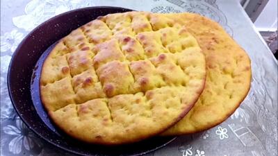  این نون خونگی خوشمزه رو با دو لیوان ارد ویک تخم مرغ خیلی راحت وسریع درست کن!