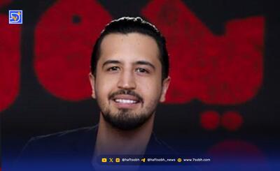  دکوراسیون عجیب خانه لوکس مهرداد صدیقیان؛ از مبل با رنگ تیره و بالشتک‌های رنگی تا کتابخانه دیواری و تابلوهای هنری میلیاردی