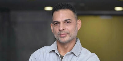 ساعت‌هایی که داستان می‌گویند؛ نگاهی به کلکسیون ساعت‌های خاص پیمان معادی - چی بپوشم