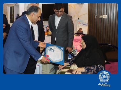  خانواده شهدا ستون‌های عزت و معنویت این کشورند