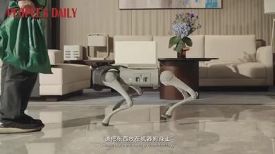  مرد معلولی که با ذهنش ربات ها را کنترل می‌کند