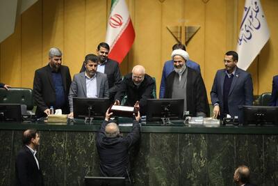  حقوق کارکنان و کارگران حداقل به میزان تورم باشد/ جلوگیری از سرکوب دستمزد