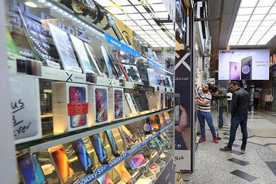  گزارش ایسنا از تجمع موبایل‌فروشان