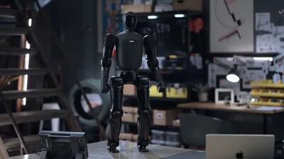  رونمایی از یک ربات انسان‌نمای کوچک که در کوله‌پشتی جا می‌شود (فیلم)