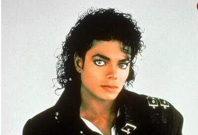  سفر در زمان؛ «مایکل جکسون» در 14 سالگی سوار بر موتور در لس‌آنجلس؛ سال 1351