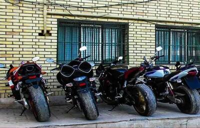  کشف ۱۵۰ میلیارد ریالی موتورسیکلت‌های سنگین قاچاق در اردبیل