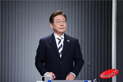  ببینید | دست دادن رئیس جمهور کره با ربات انسان نمای چینی - کلبه سرگرمی