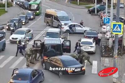  ببینید | لحظه کمین و دستگیری غافلگیرکننده رئیس باند مافیایی توسط نیروهای امنیتی - کلبه سرگرمی