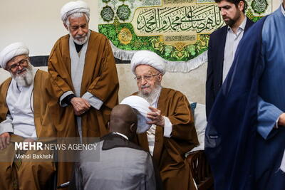  مراسم عمامه‌گذاری جمعی از طلاب در سالروز نیمه شعبان برگزار شد