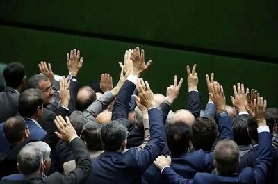  روزنامه جمهوری اسلامی: دست جریان افراطی باید از مدیریت کشور کوتاه شود تا دیپلماسی موفق شود