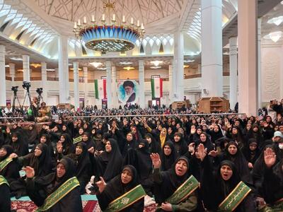  تجدید میثاق هزاران بانوی ولایت‌مدار شیراز با آرمان‌های انقلاب اسلامی + تصاویر