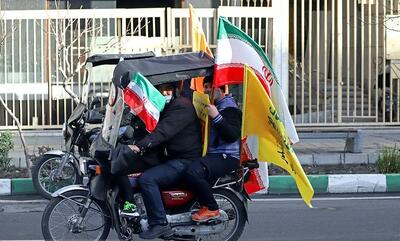  دختر موتورسوار، صف‌شکن راهپیمایی امروز/ عکس