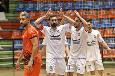  گیتی‌پسند در ال‌کلاسیکوی فوتسال طوفان به‌پا کرد/۳ هزار بانوی اصفهانی به تماشای بازی نشستند