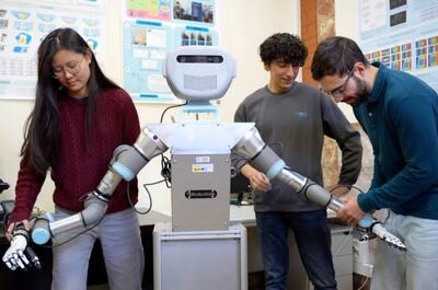  ربات خدمتکاری که نحوه انجام کارهای خانه را از شما یاد می گیرد