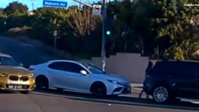  فیلم سقوط کودک از شاسی بلند در حال حرکت در کالیفرنیا