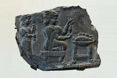  سنگ‌نگاره زن ایلامی و ندیمه؛ سند روشن قدرت و شکوه زنان ایران اکنون در موزه لوور پاریس