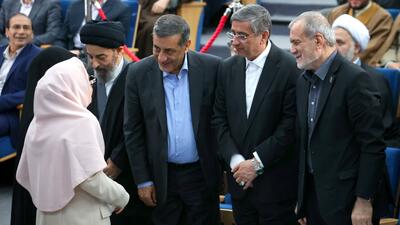  دیدار فعالان فرهنگی لرستان با پزشکیان؛ از لزوم طبابت اجتماعی تا نقد فرهنگ خودی و غیرخود