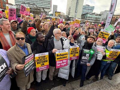  صف‌آرایی ضدفاشیست‌ها علیه نفرت‌پراکنی راست‌افراطی در منچستر