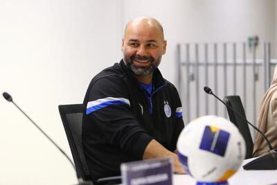  وقتی هیچ تیمی سرمربی استقلال را گردن نمی‌گرفت؛ زمان پشت‌پرده‌ها را افشا خواهد کرد