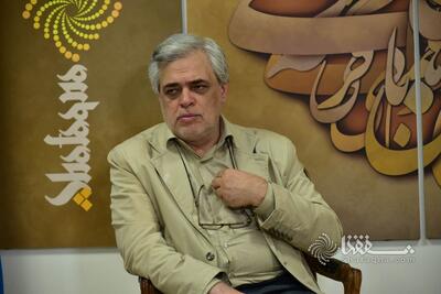  محمد مهاجری: به نظرم دولت و مجموعه نظام تلاش می کنند کار به جنگ نکشد/ باید به نارضایتی های طبقه متوسط توجه شود/ همزمان با مذاکرات خارجی، برای ترمیم نارضایتی های داخلی نیز تصمیم‌های شجاعانه گرفته شود