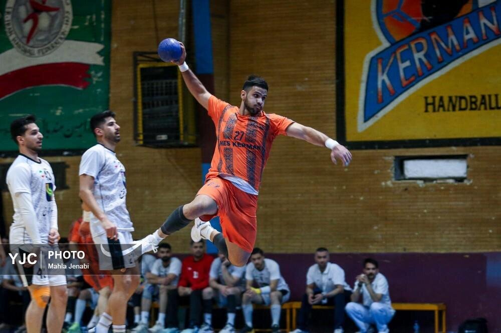 لیگ برتر هندبال بین مس کرمان و زغال سنگ بافق