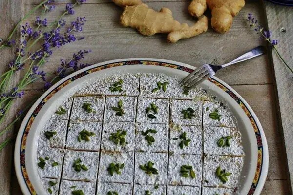 لذت یک لقمه شیرین و عطر زنجبیلِ تازه با حلوا زنجبیلی