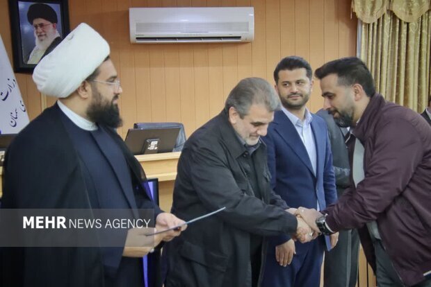 تقدیر ملی از مدیر روابط عمومی فرمانداری سمنان؛ نقش مؤثر در جهاد تبیین