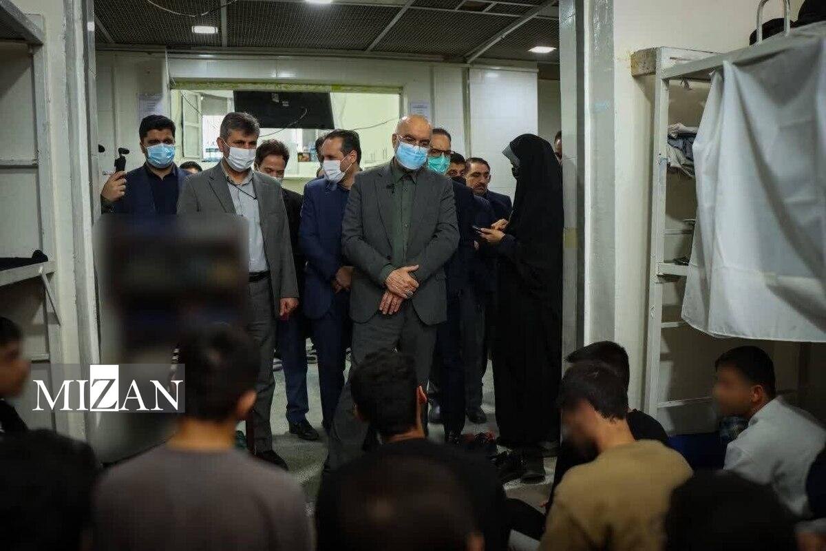 بازدید دبیر ستاد حقوق بشر از ندامتگاه مرکزی کرج و گفت‌وگو با متهمان اغتشاشات اخیر